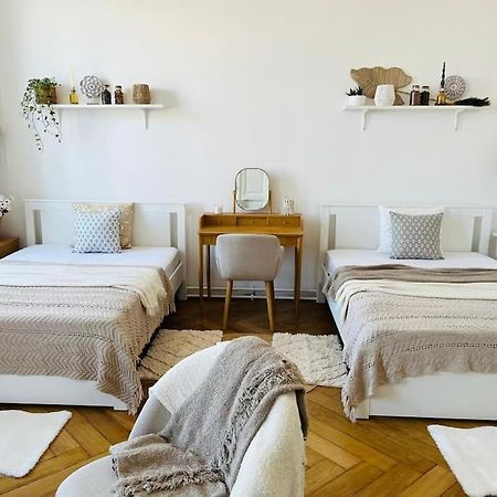 Modernes Design Apartment Вена Экстерьер фото