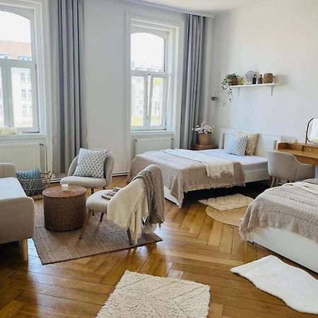 Modernes Design Apartment Вена Экстерьер фото