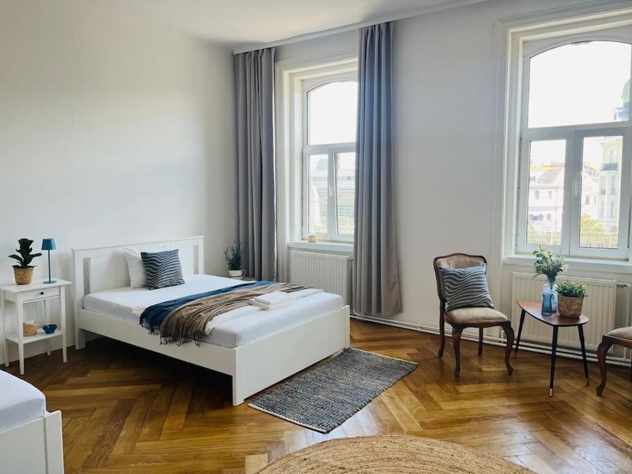 Modernes Design Apartment Вена Экстерьер фото